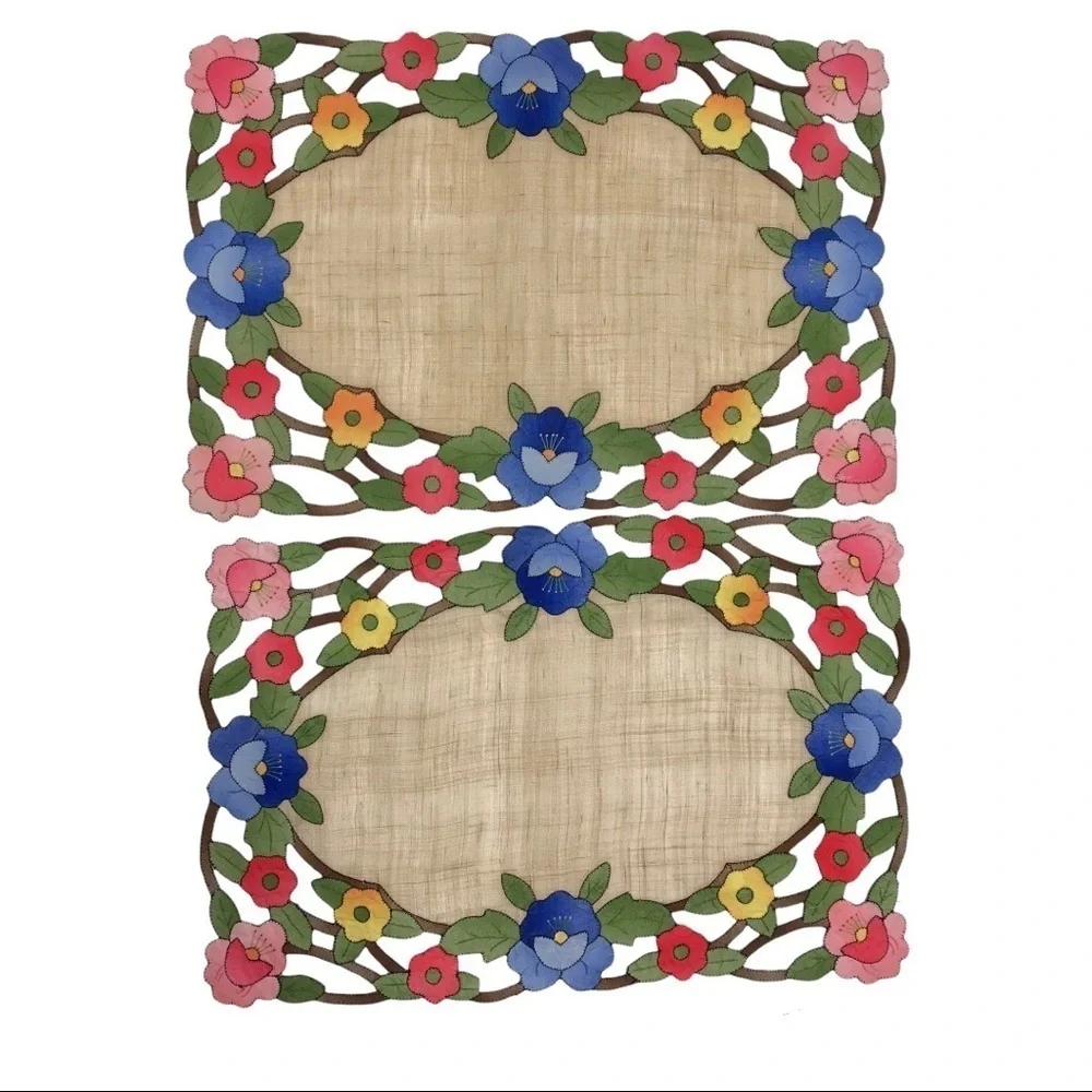 Vintage 9 PC Set Floral Hand Embroidered Scalloped Linen Table Runner Place Mats